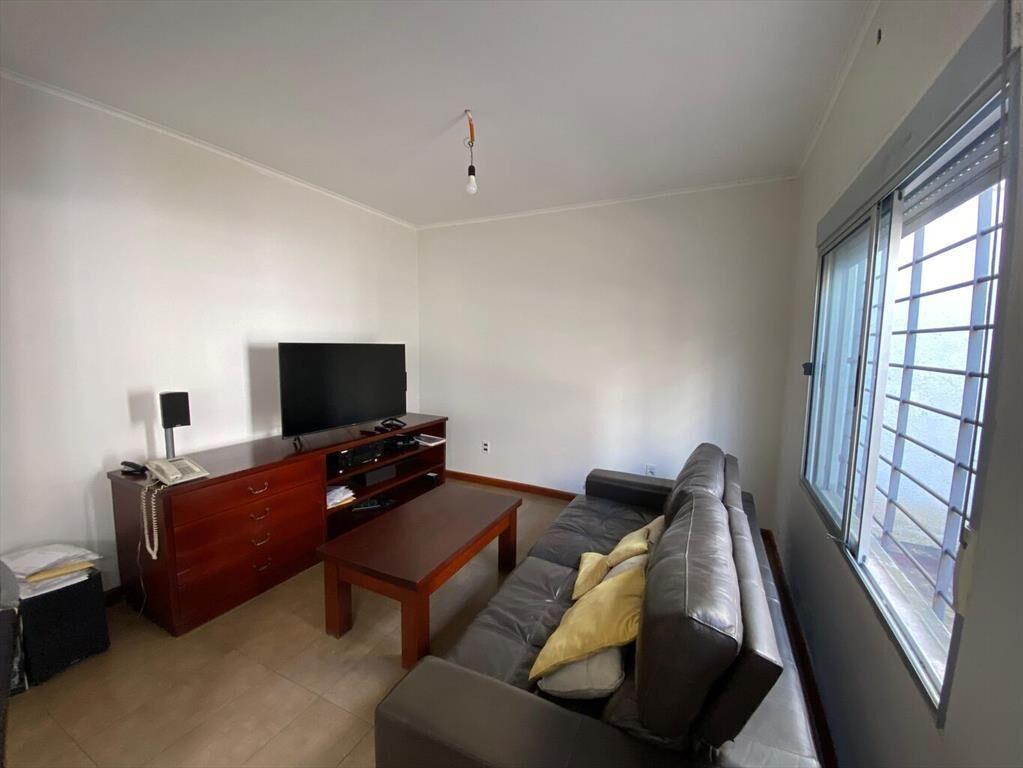 Padrón único, vivienda u oficinas + deposito. Gran potencia