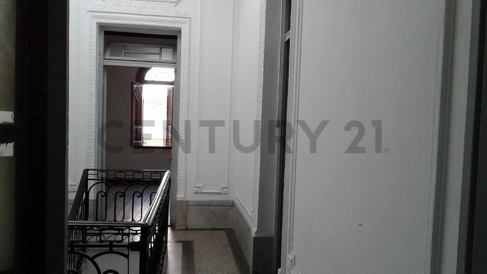 Casa de altos al frente. VILLA MUñOZ. 4 DORM. BALCON. Con...
