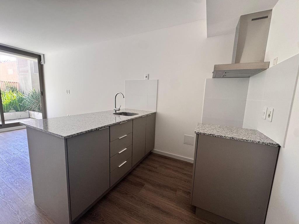 Venta Parque Batlle 1 dormitorio planta baja