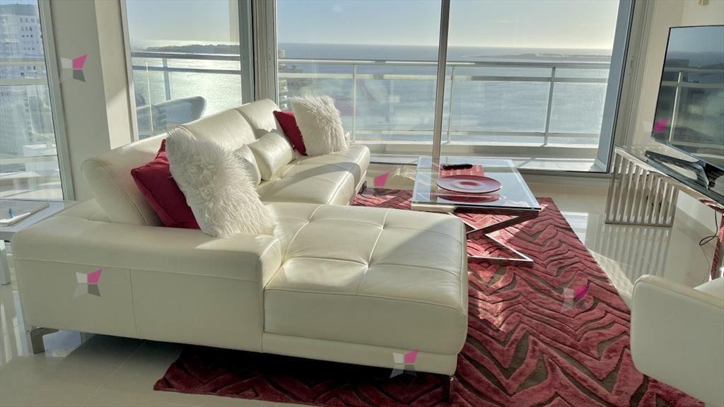 VENTA DE APARTAMENTO DE 3 DORMITORIOS Y SERVICIO