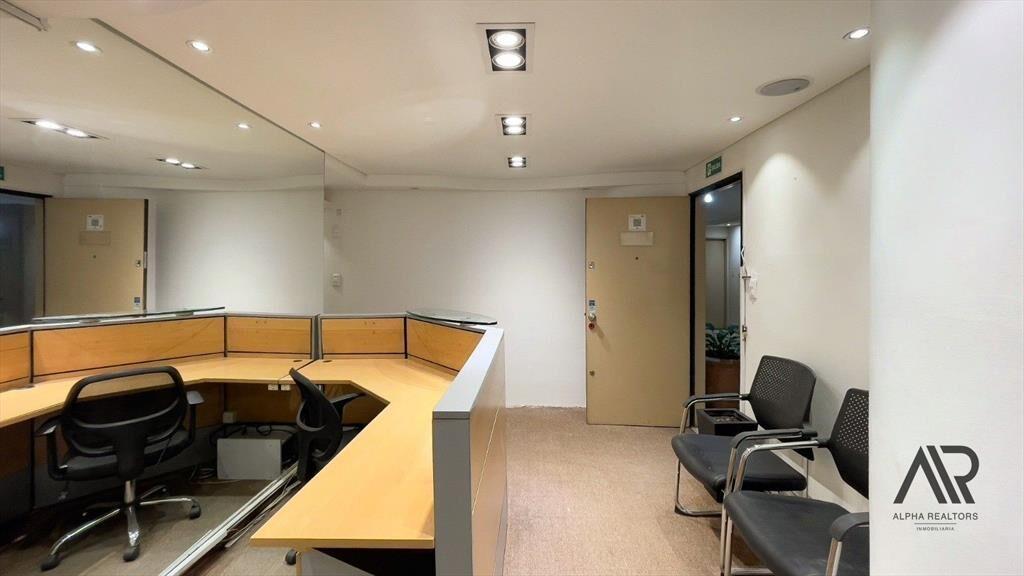 Venta Oficina con renta en Torre Libertad sobre 18 de ju...