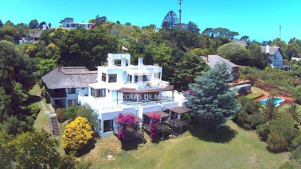 Venta casa tipo posada de 9 apartamentos. Punta