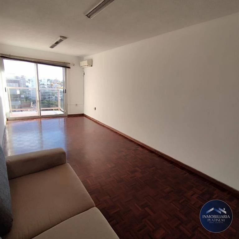 Apartamento en alquiler c/ cochera en Pocitos