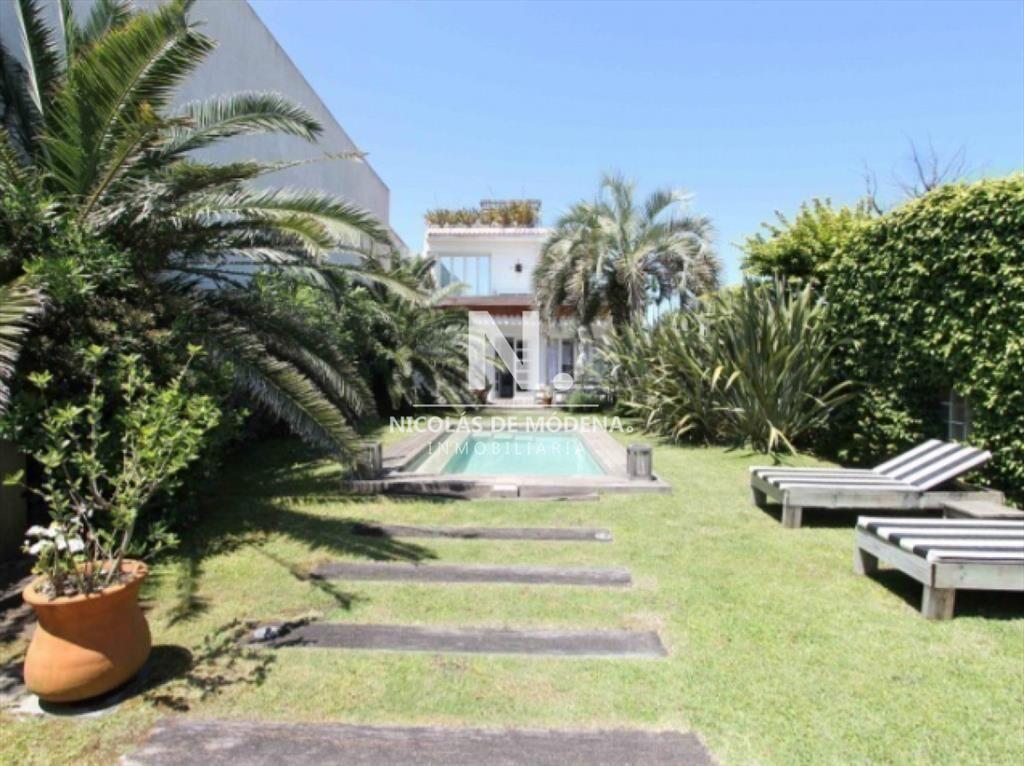En venta casa en La Barra, de 3 dormitorios.