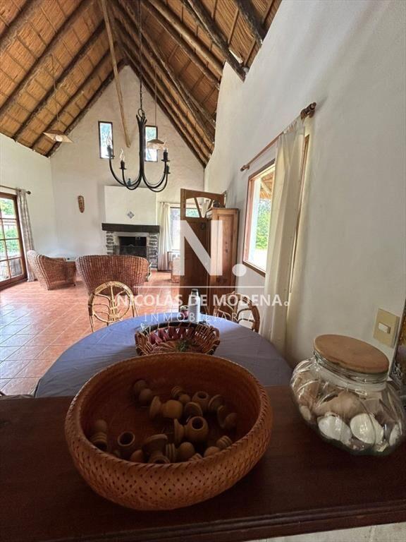Vende casa con gran terreno en Pinares, Punta del