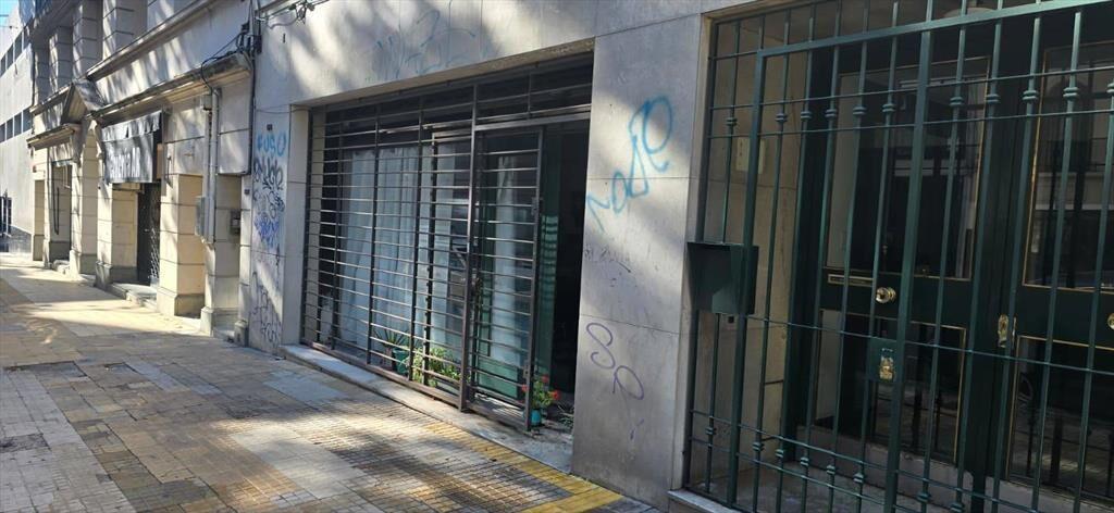 Alquiler de Local comercial o Casa en Calle Canelones con 18