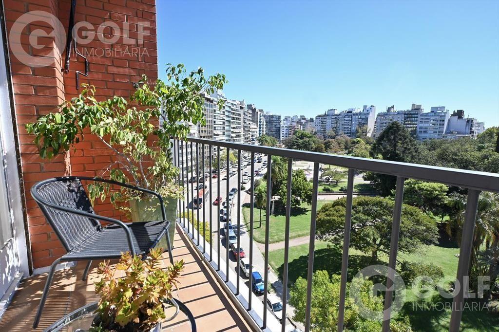 Venta de apartamento 3 dormitorios y servicio con Garage en
