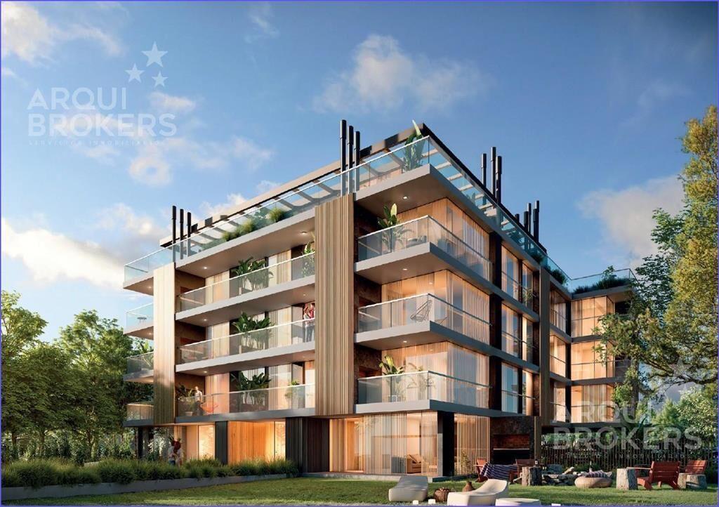 Apartamento de tres dormitorios en venta en Lagomar