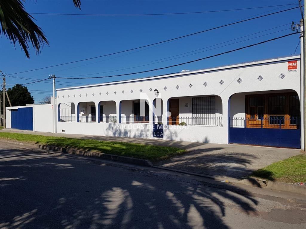 Amplia casa en venta San carlos.