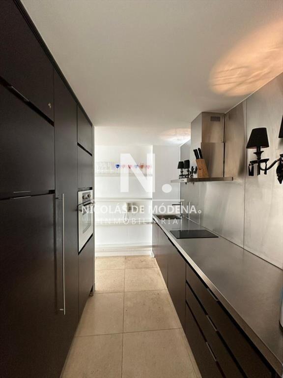 Se vende apartamento en Edificio Yoo, piso alto