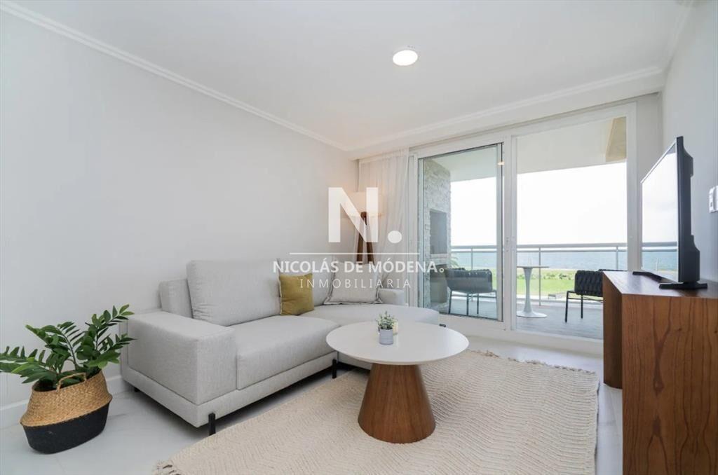 Apartamento en Alquiler de 2 dormitorio frente al