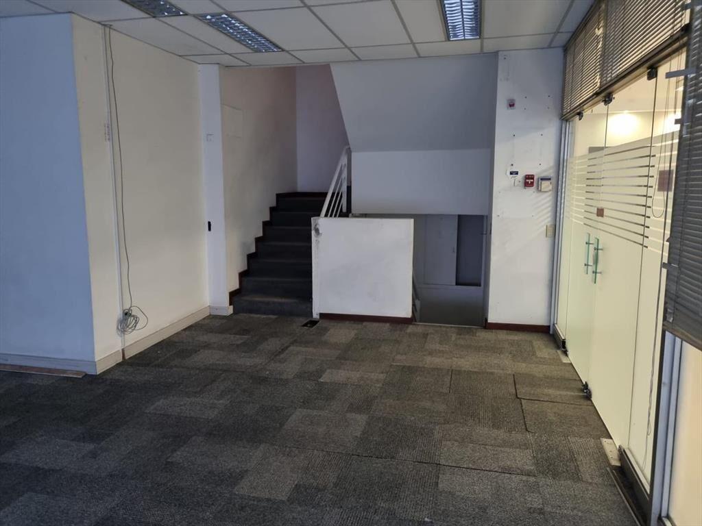 Oficina - Misiones y Cerrito, 357 m2 , planta entrepiso