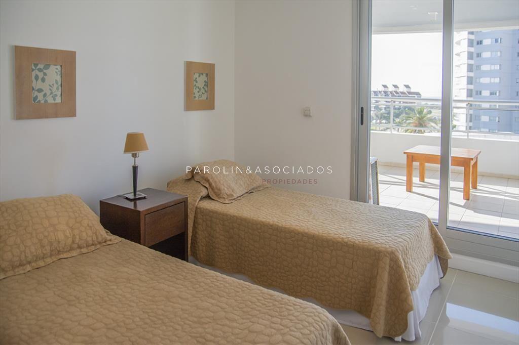Excelente apartamento en venta de 3 dormitorios