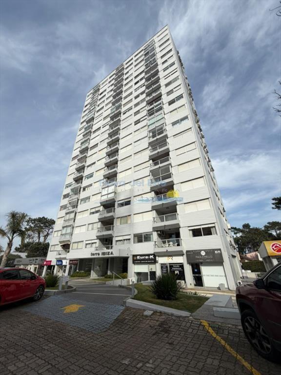 Apartamento en venta de 2 dormitorios en , Torre