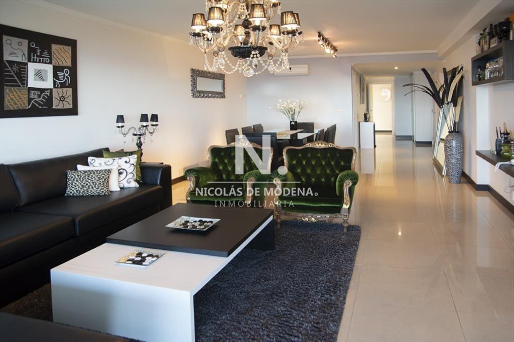 Departamento en venta frente al mar. Torre Lobos,