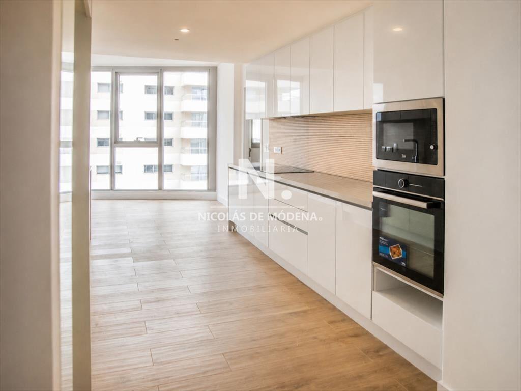 Apartamento de 4 dormitorios en venta en Trump