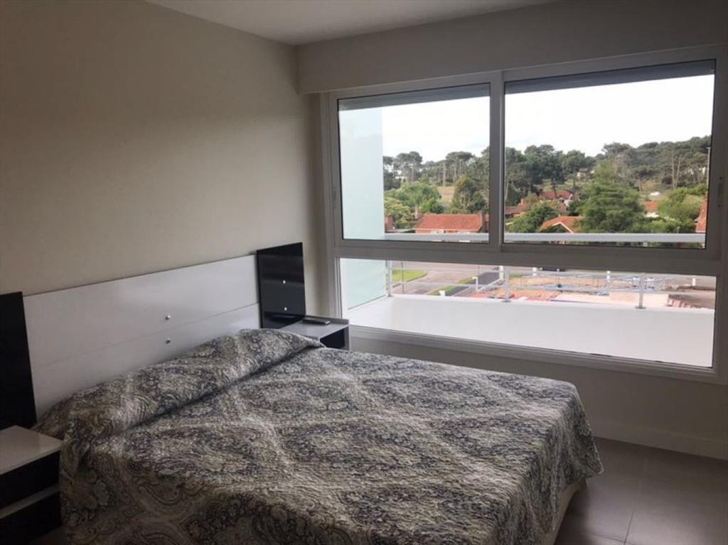 VENTA APARTAMENTO 1 DORMITORIO AV ROOSEVELT PUNTA