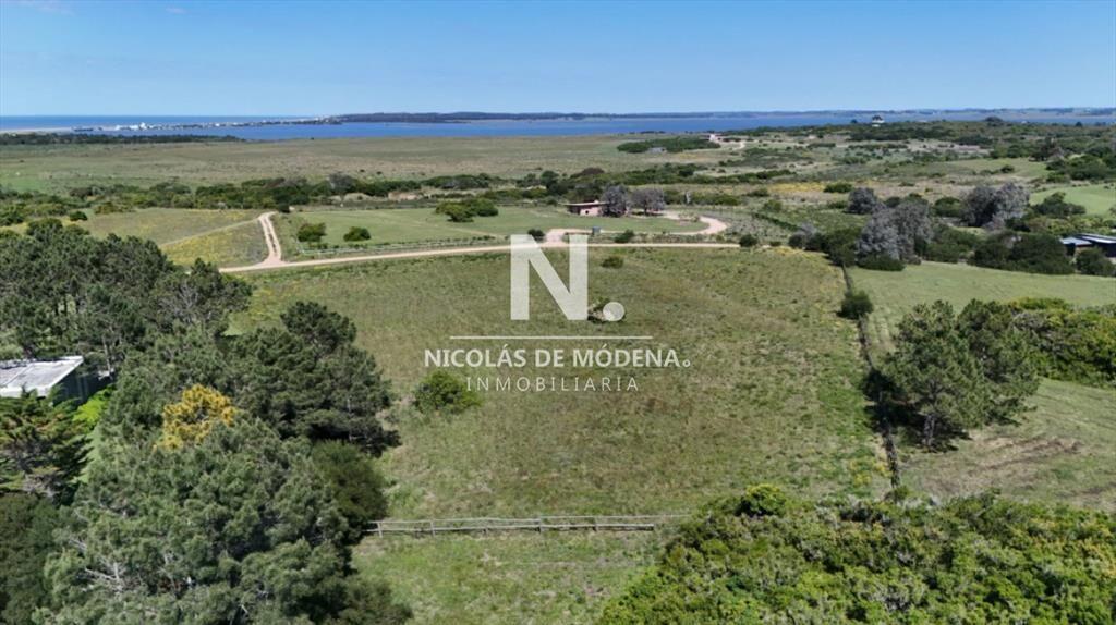 Vende chacra en Jose Ignacio de 1 hectarea.
