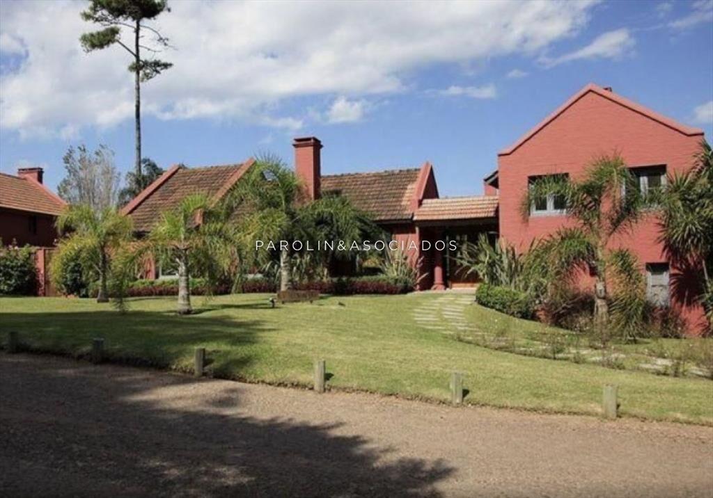 Hermosa casa en venta de 6 dormitorios en La Barra, Punta d