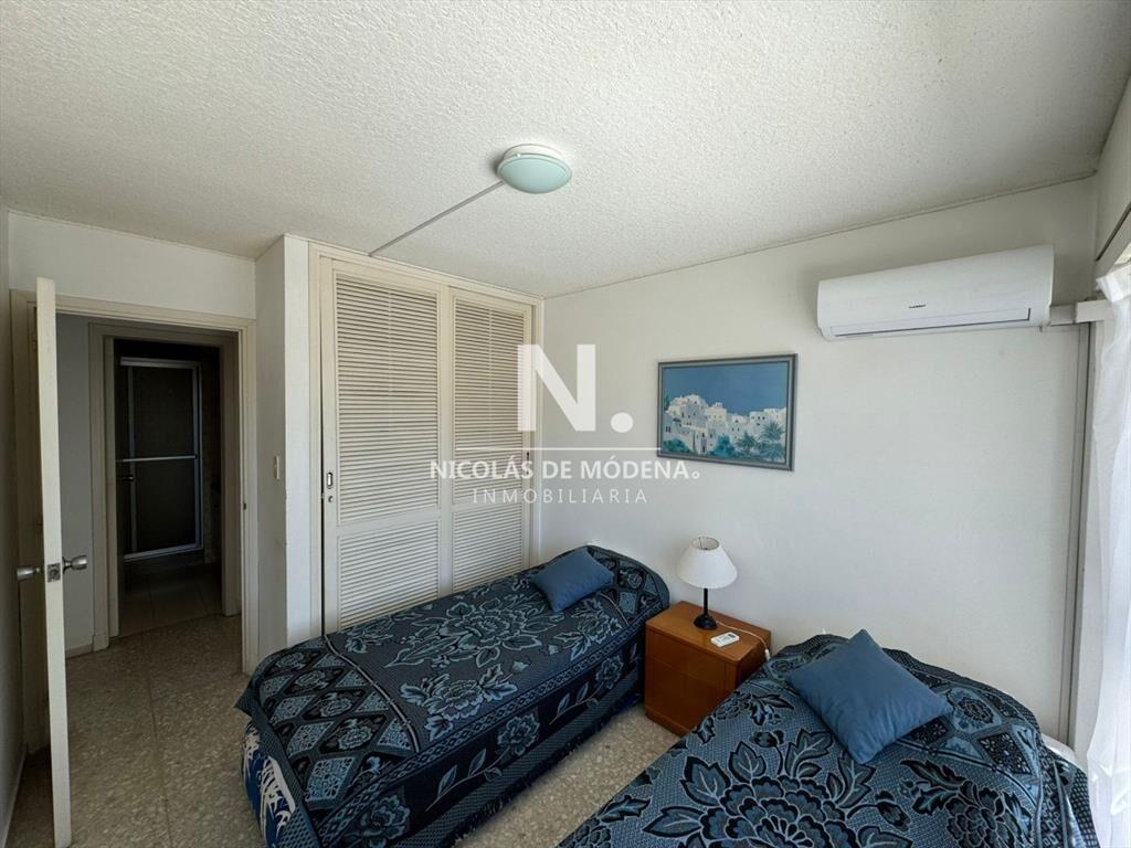 Apartamento en Venta de 3 dormitorios en Torre de