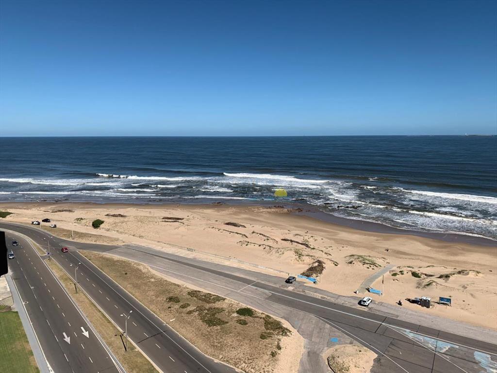 Apartamento en Alquiler de 3 dormitorios en , ,