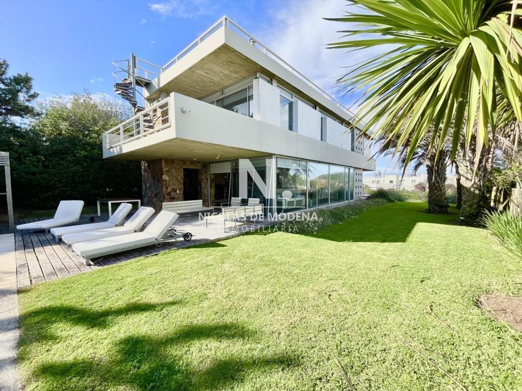Venta Casa 5 dormitorios 4 baños - Vista al Mar