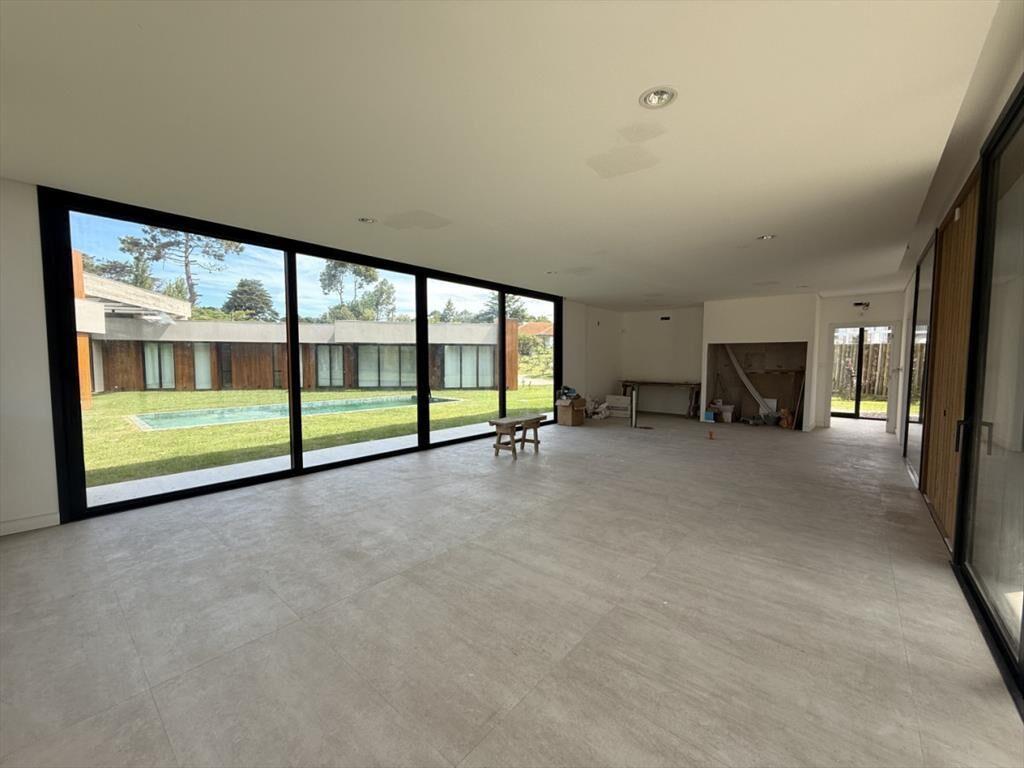 CASA EN VENTA ZONA LUGANO