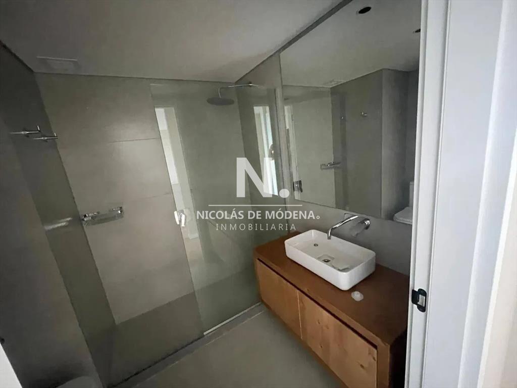 Venta Moderno Apartamento de 1 Dormitorio en Barra de Carr