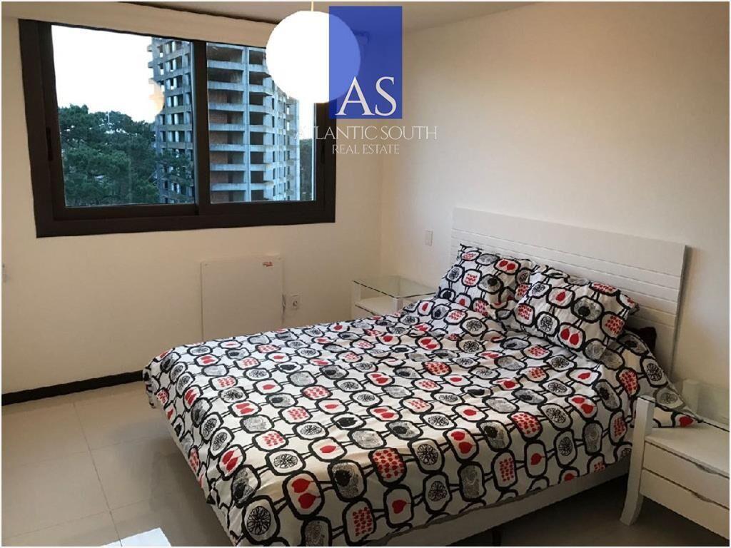 Apartamento de 3 dormitorios con servicios Punta