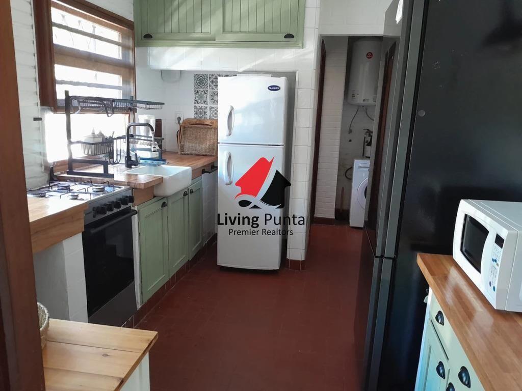 Casa a poco del mar y con piscina climatizada