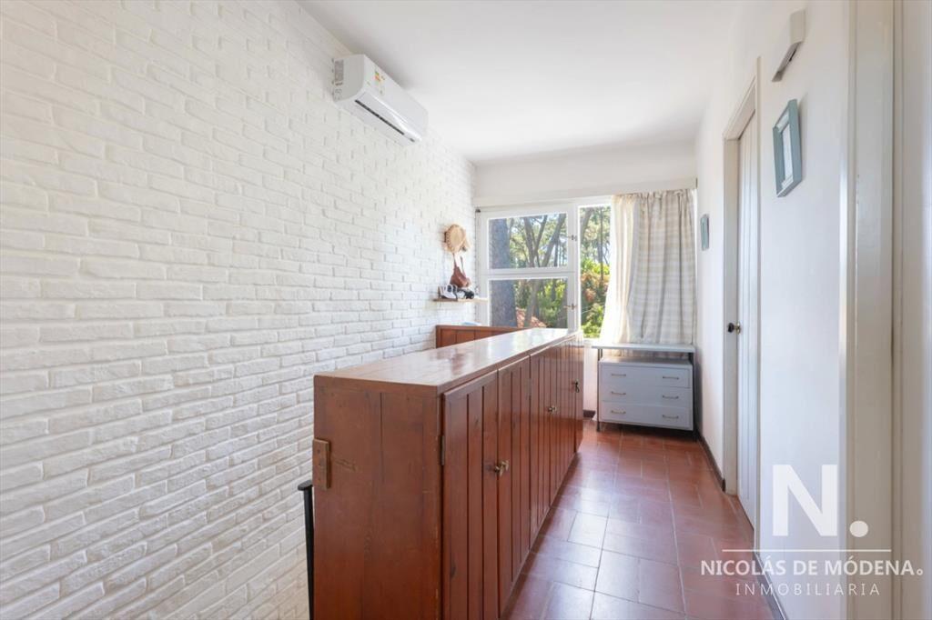Vendo apartamento tipo casa de 2 dormitorios, reciclado, en
