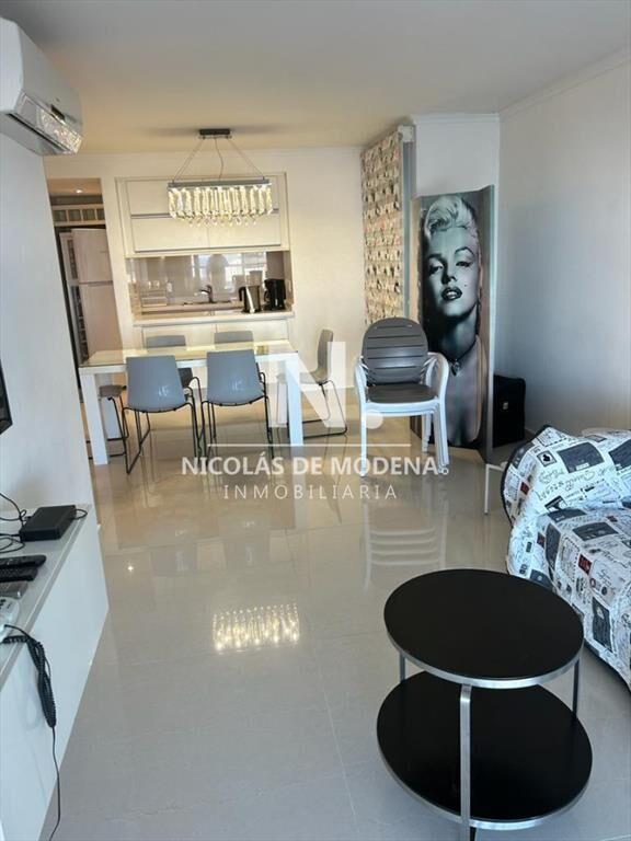 Vende apartamento en Mansa de 2 Dormitorios.