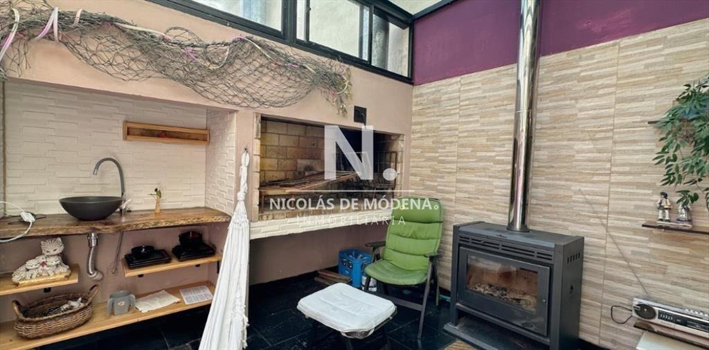 Casa en Venta de 2 Dormitorios Con Cochera En