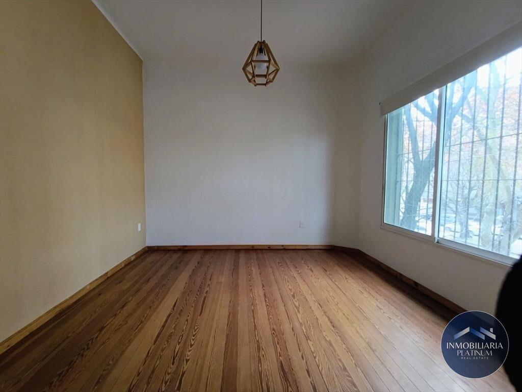 Casa en venta 3 dormitorios+altillo c/ cochera en La Bla...