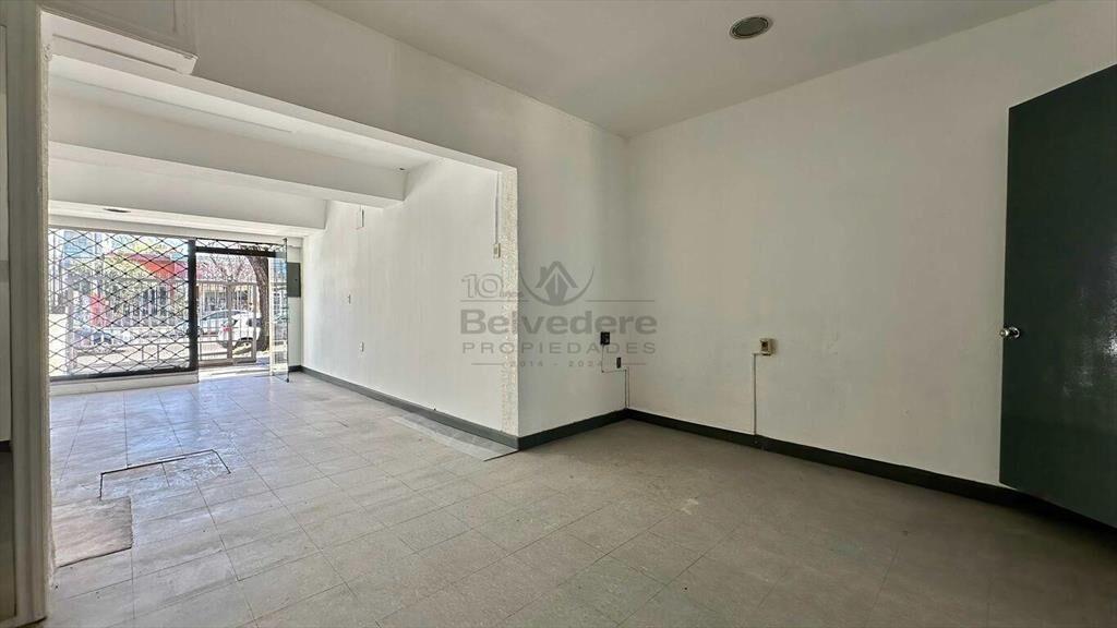 Local comercial en la Teja excelente ubicación Ref. 77