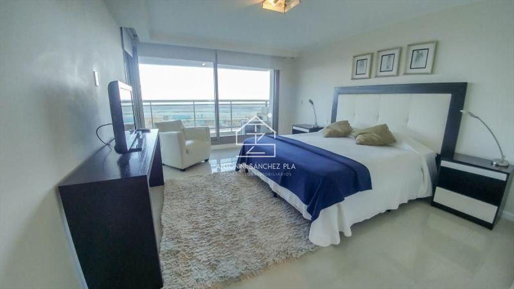 Apartamento en alquiler Playa Brava 3 dormitorios
