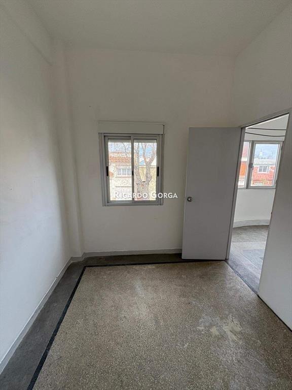 Casa de 4 dormitorios + Local en Venta a metros de Av. M...