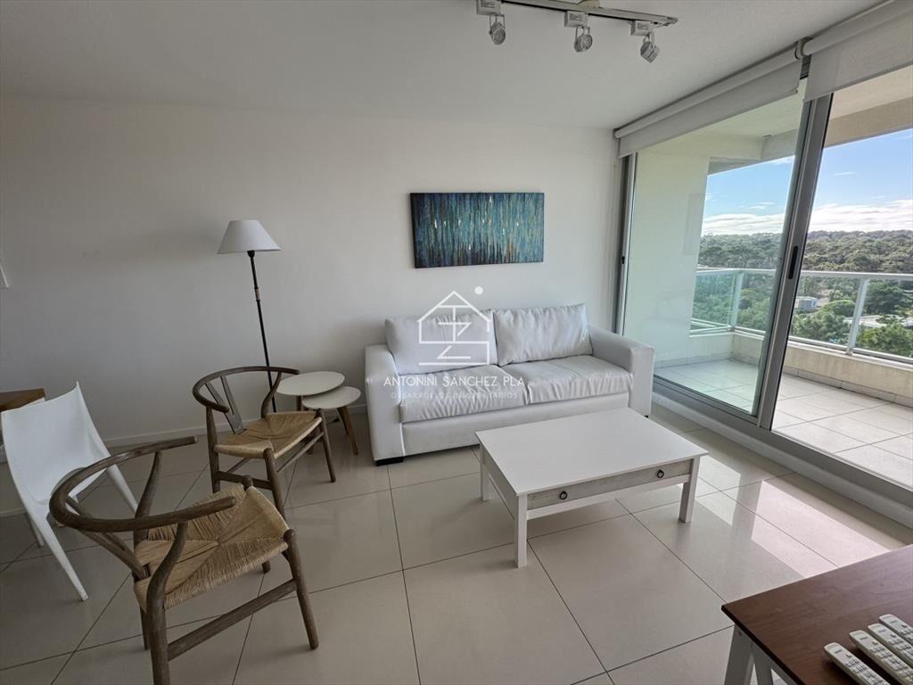 Hermoso apartamento en Av. Roosevelt - Punta del