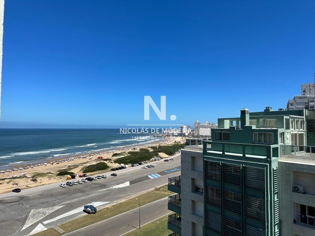 Apartamento de 2 dormitorios en Venta , Playa ,