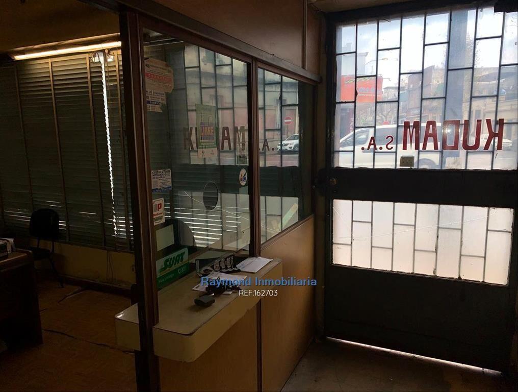 2 locales unidos y 2 casas arriba para escritorios