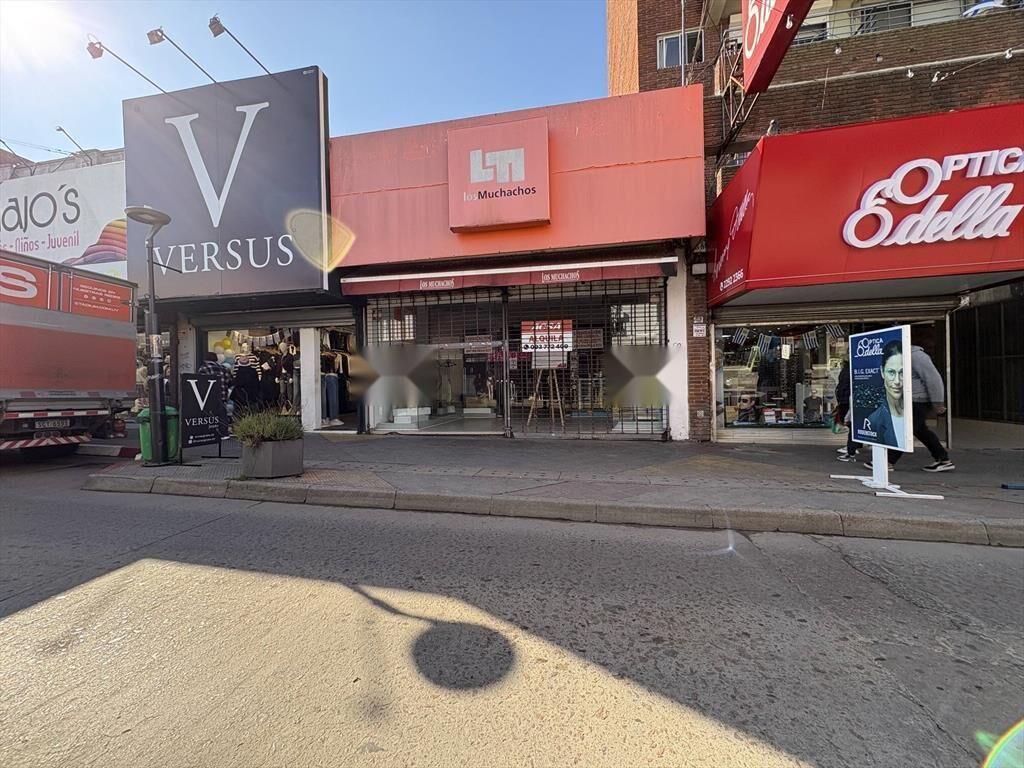 Alquiler Local comercial en centro comercial de Pando 400 m2