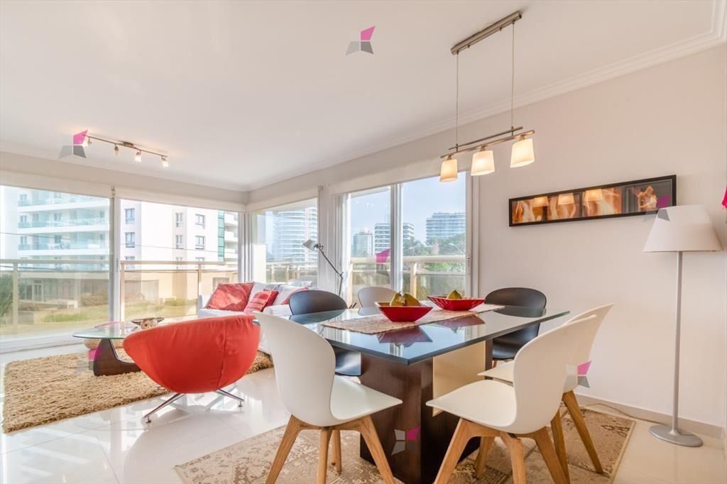Moderno Apartamento de 3 Dormitorios a Pocas del