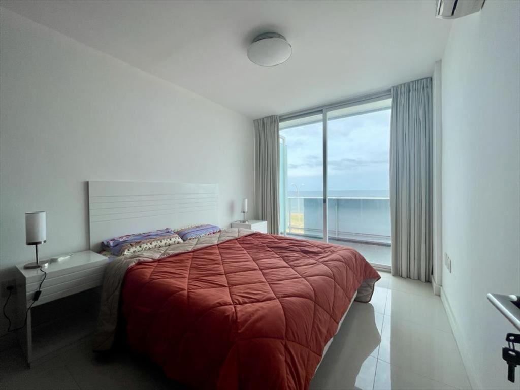 Apartamento en primera linea con terraza exclusiva!!