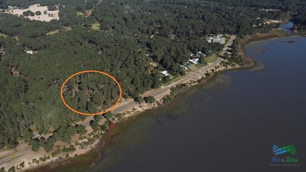Venta de terreno en Club del lago Punta Ballena