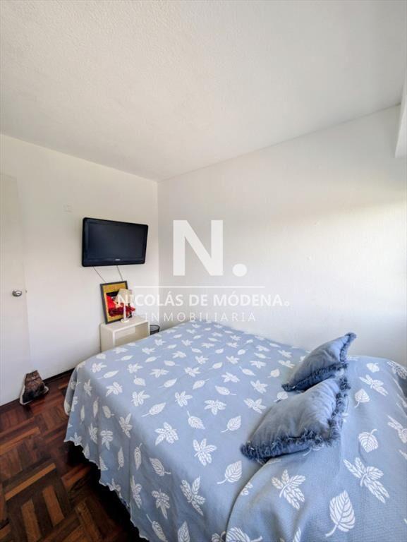 Apartamento de 3 dormitorios en venta en Punta