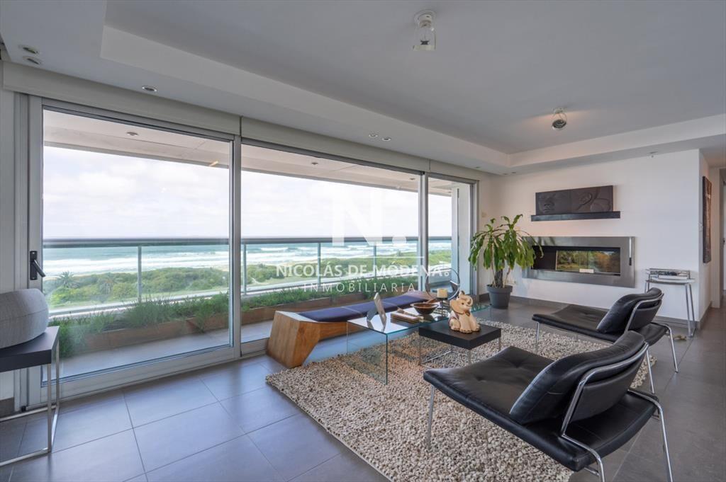 Alquila departamento en Brava, Punta del Este de 4 dormitor