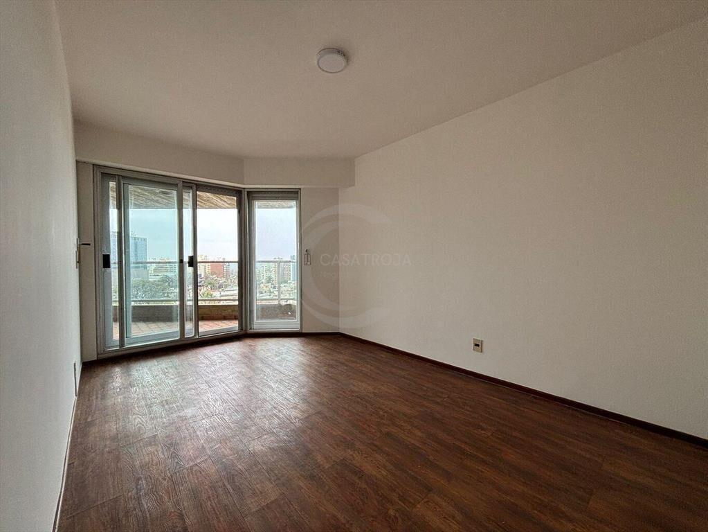 CASATROJA ALQUILER APARTAMENTO EN EL GOLF (Punta Carretas)