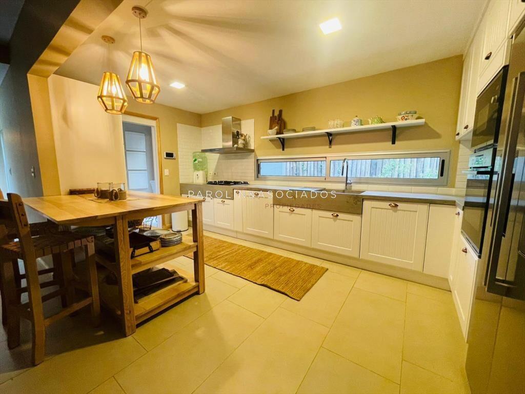 Casa de 3 dormitorios en barrio privado La Punta