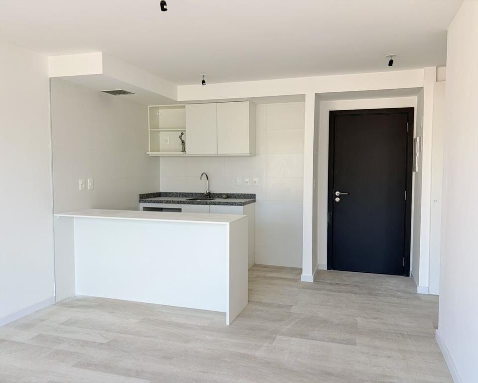 Venta apartamento 1 dormitorio al frente en Cordon. a estre