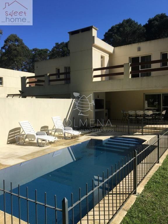 Casa de 4 dormitorios dentro del Complejo
